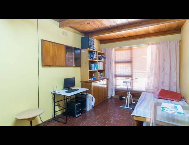 4 BEDROOM HOUSE FOR SALE IN MOORREESBURG